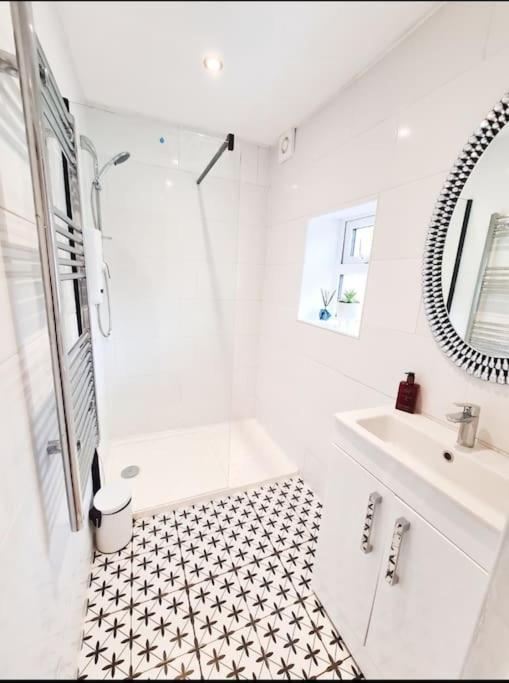 The Hideaway Luxury 5* 2 Bed Garden Apartment Σκάρμπορο Εξωτερικό φωτογραφία