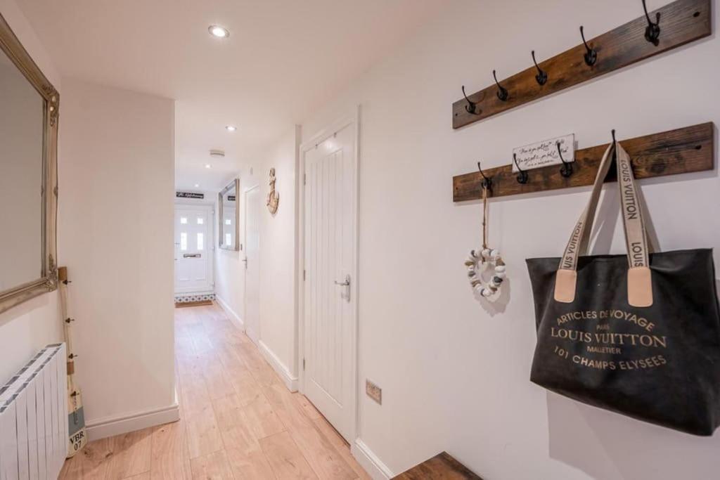 The Hideaway Luxury 5* 2 Bed Garden Apartment Σκάρμπορο Εξωτερικό φωτογραφία